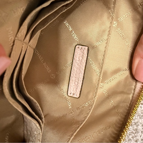 Michael Kors pink pebbled leather wristlet clutch - Picture 8 of 9